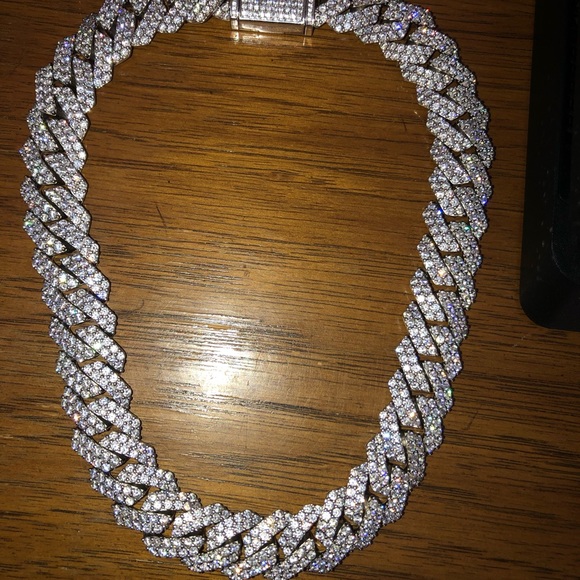 “20” inch Cuban link - Picture 2 of 4